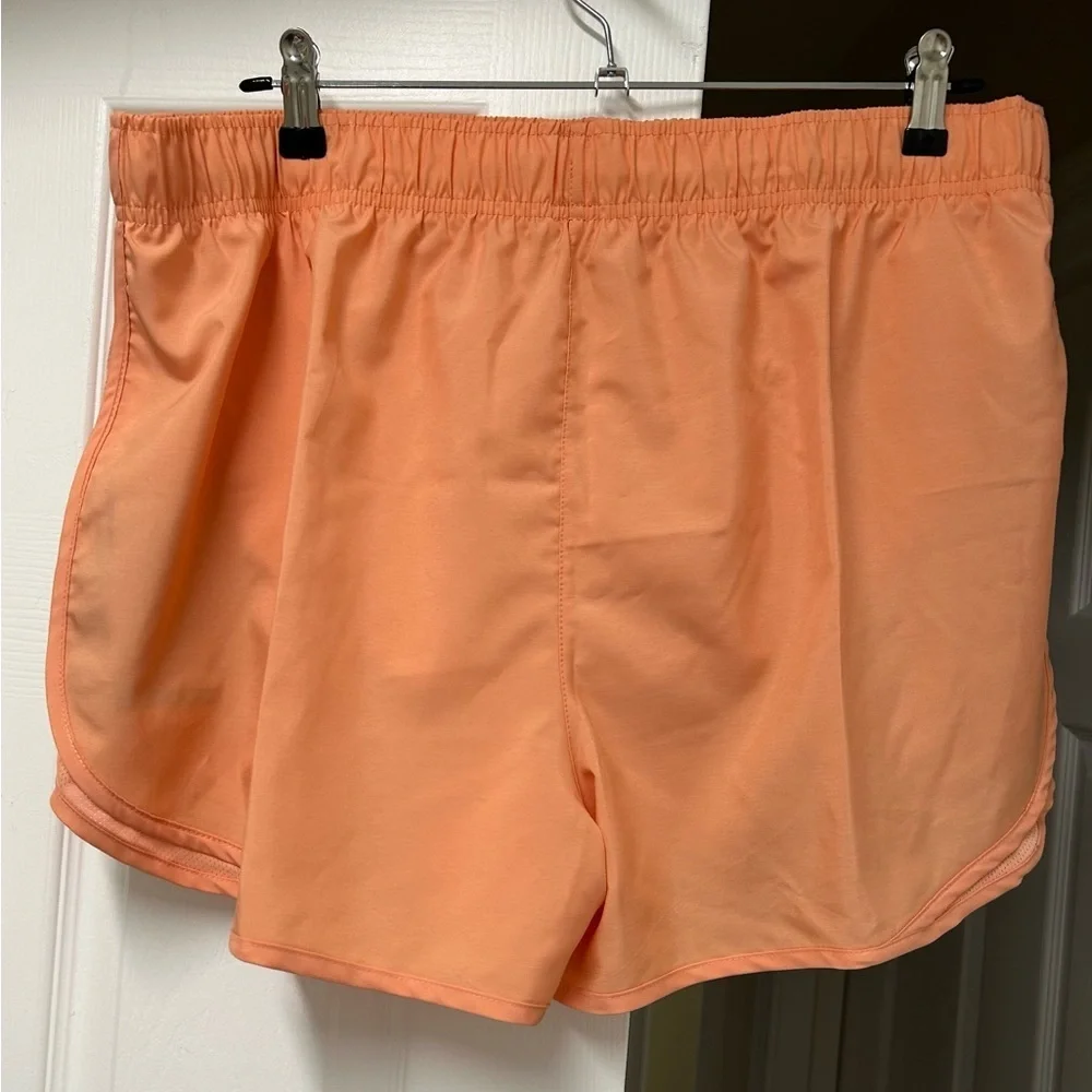 NWT Nike Tempo Dri-FIT Mid-Rise Running Shorts, Orange Trance – Size XL